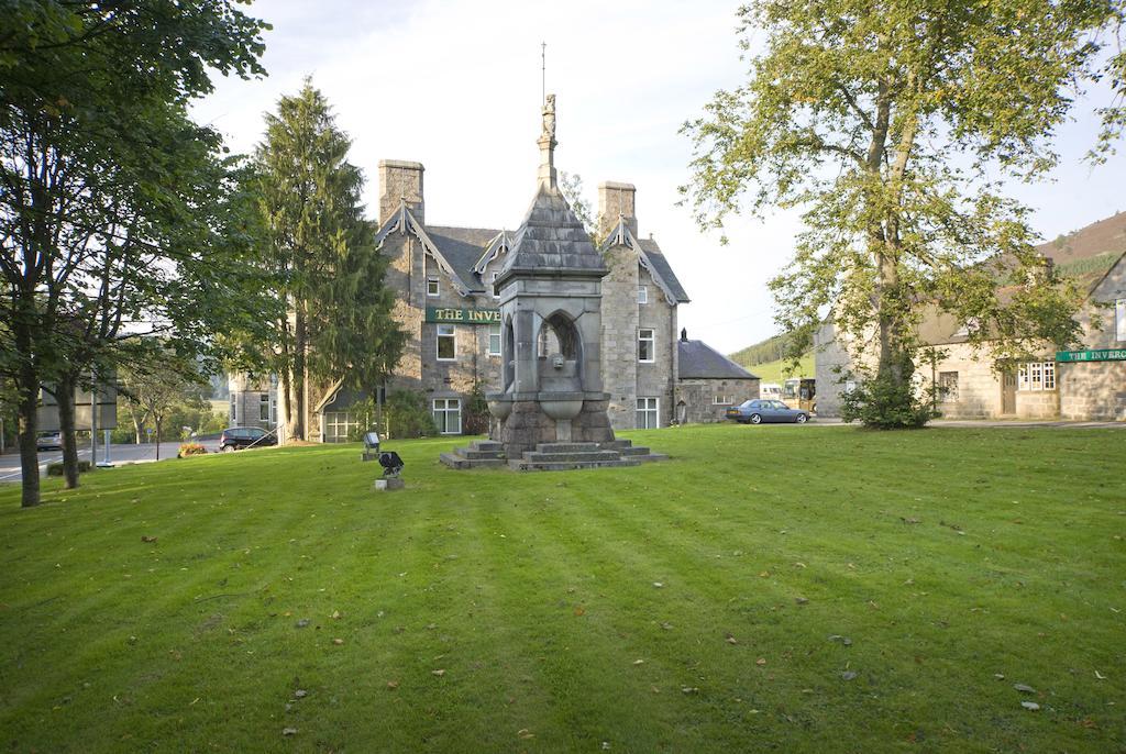 The Invercauld Arms Hotel Баллатер Экстерьер фото
