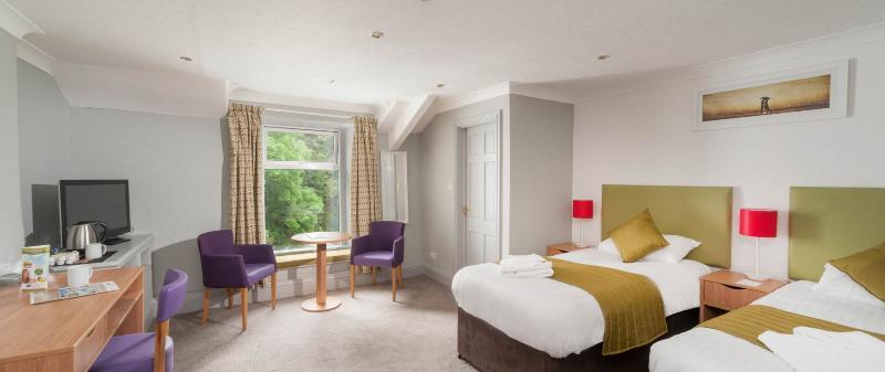 The Invercauld Arms Hotel Баллатер Экстерьер фото