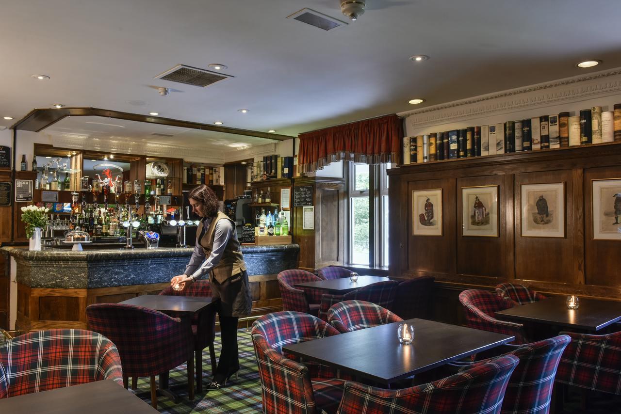 The Invercauld Arms Hotel Баллатер Экстерьер фото