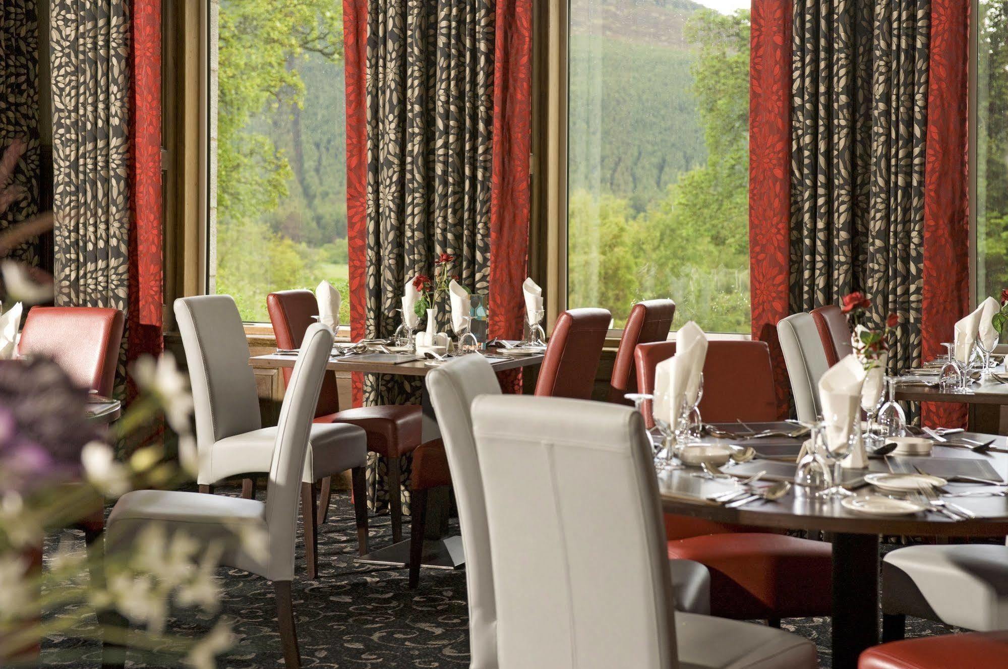 The Invercauld Arms Hotel Баллатер Экстерьер фото